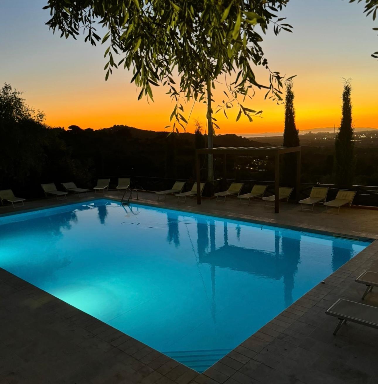 Madonna Del Poggio Cav Aparthotel Скарлино Екстериор снимка