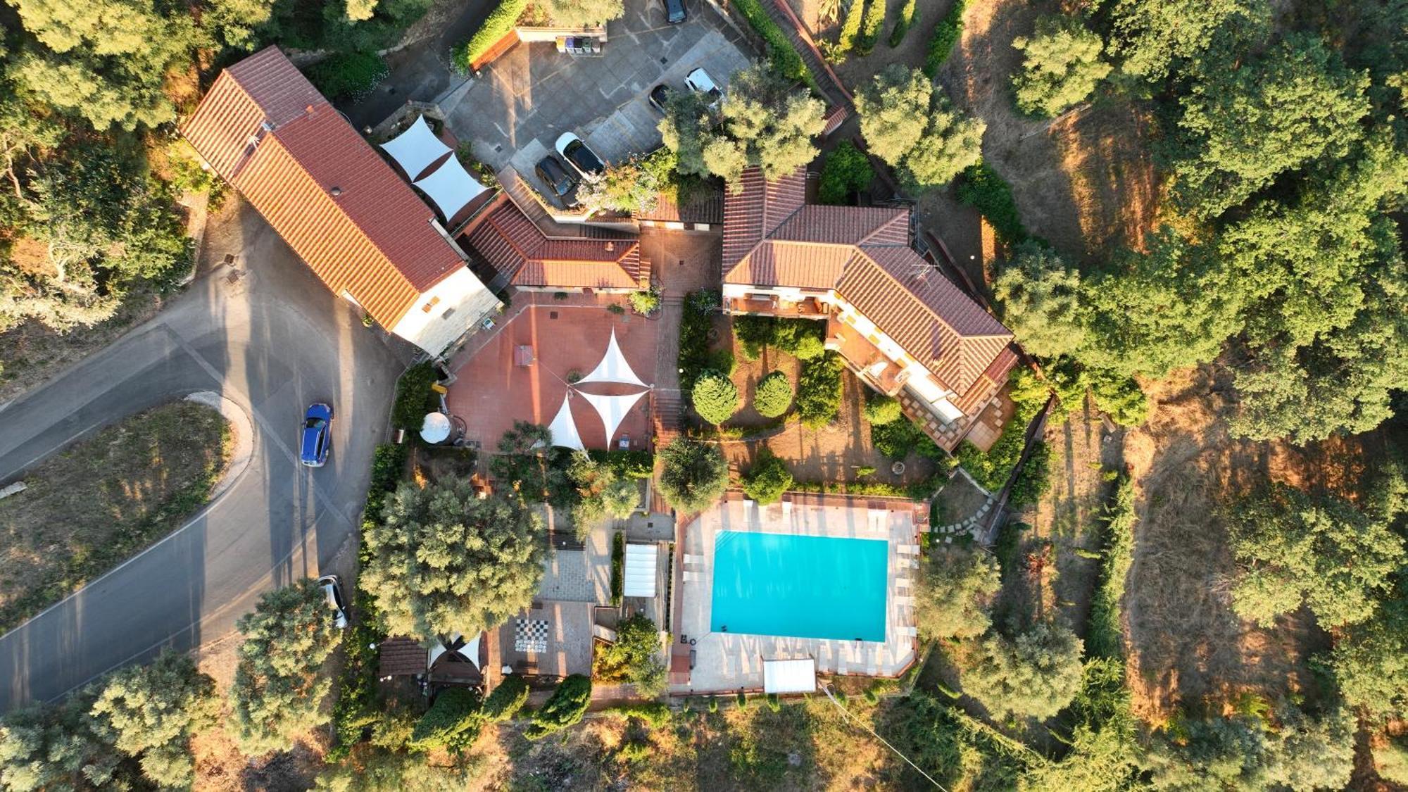 Madonna Del Poggio Cav Aparthotel Скарлино Екстериор снимка